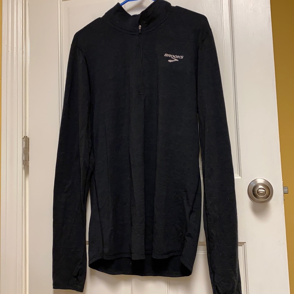 Brooks long sleeve 1/4 zip size M
